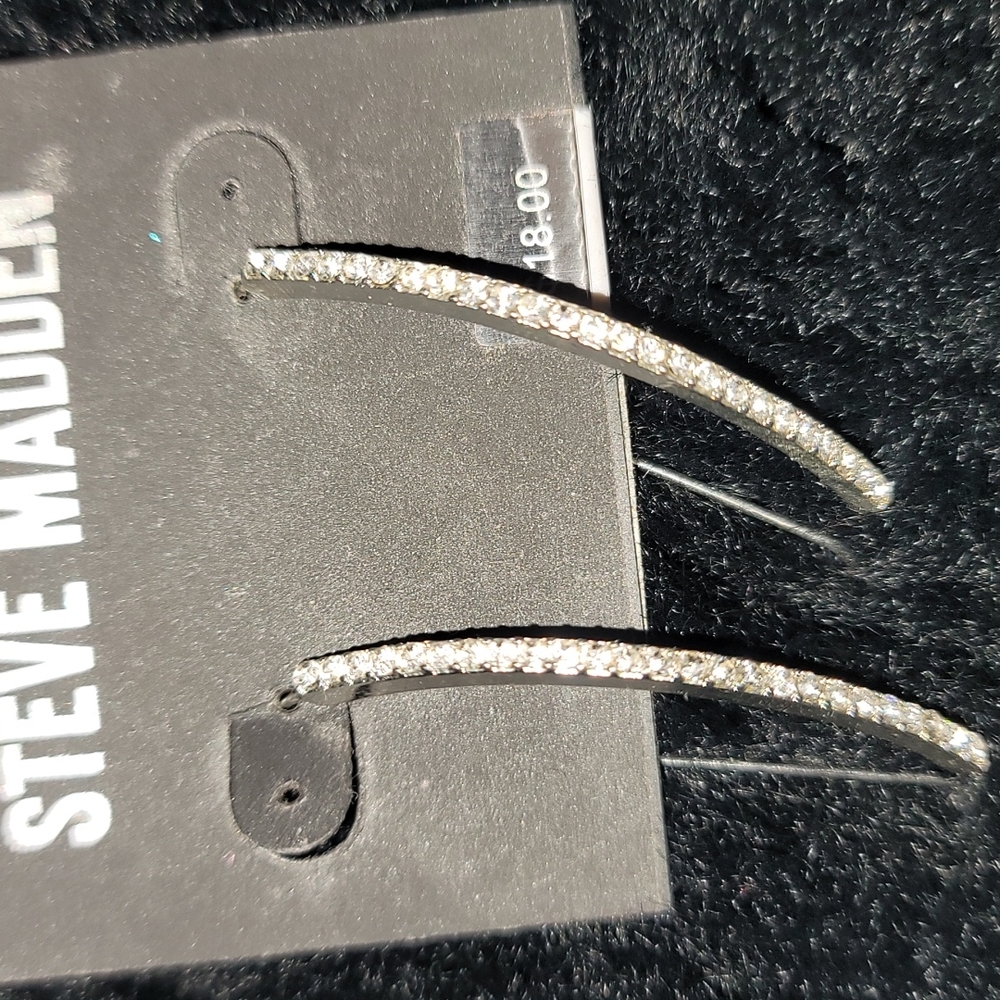 Steve Madden Earrings - Picture 2 of 4